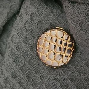 Estee Lauder refillable makeup compact